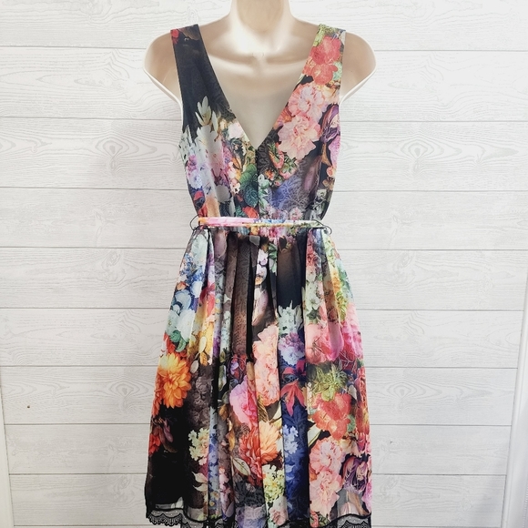 Betsey Johnson Gorgeous Dress - Picture 9 of 12